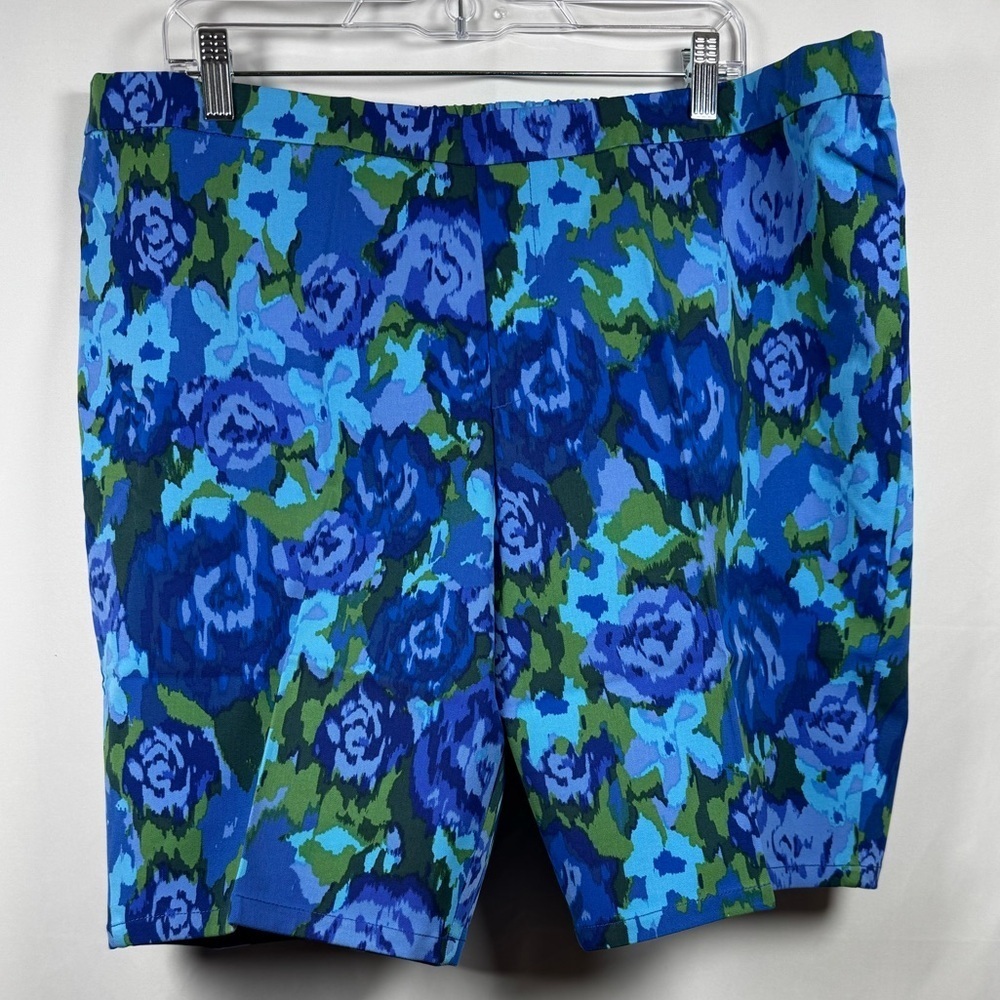 Issac Mizrahi Live! 24/7 Stretch Bermuda Swim Shorts Blue Floral 22WP